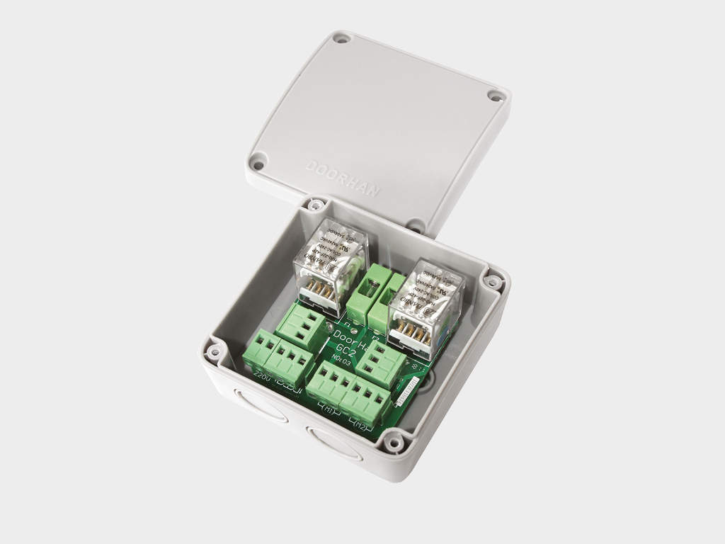 Блоки группового дистанционного управления рольставнями серии gc2-gc4. Блок серии gc2 предназначен для управления двумя приводами с одного выключателя; блок серии gc4 — для управления четырьмя приводами.